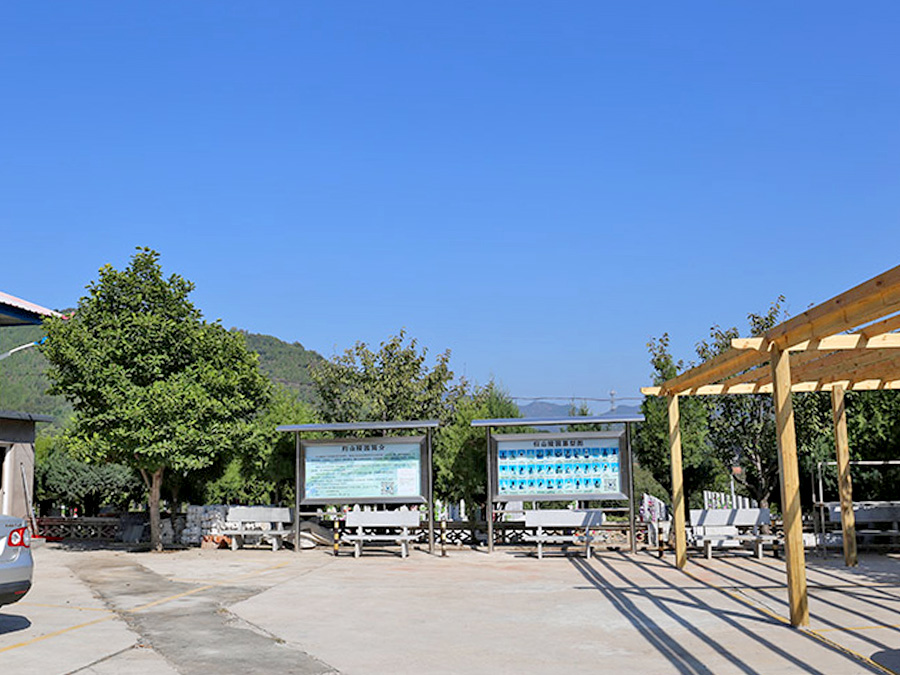 归山陵园实地环境整洁
